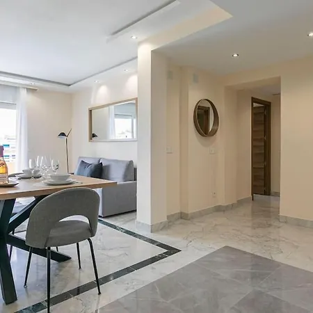 Spacious And Luxurious In Puerto Banus *