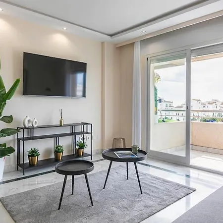 Spacious And Luxurious In Puerto Banus