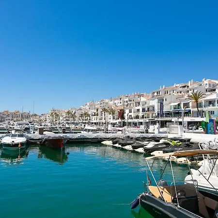 Apartment Spacious And Luxurious In Puerto Banus *