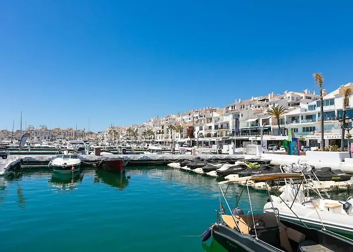 Lejlighed - Marina Banus, Puerto Banus, 2br Spacious, Parking & Pool *