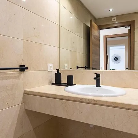 Apartment Spacious And Luxurious In Puerto Banus Marbella
