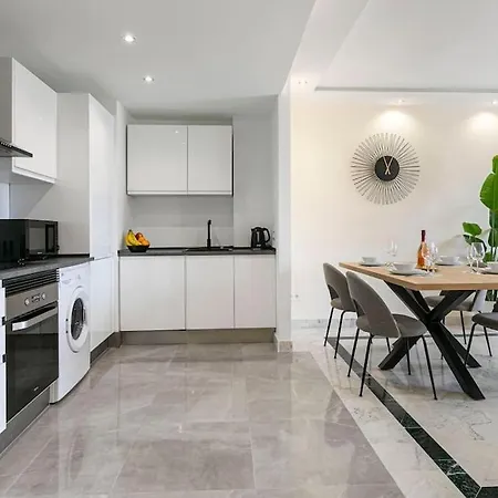 Spacious And Luxurious In Puerto Banus Marbella