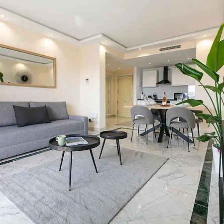 Spacious And Luxurious In Puerto Banus Marbella